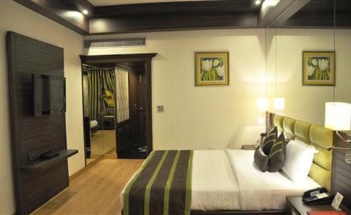 фото отеля Hotel Park Grand Chandigarh