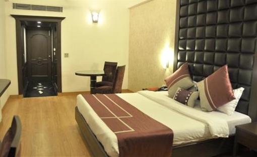 фото отеля Hotel Park Grand Chandigarh