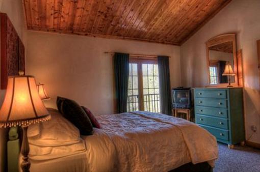 фото отеля Wild Horse Inn