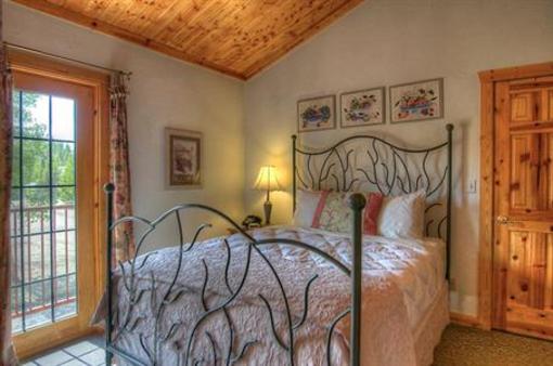 фото отеля Wild Horse Inn