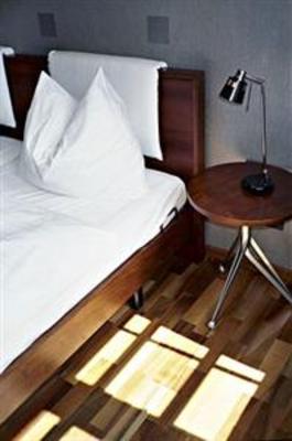фото отеля Franziskaner Hotel Zurich