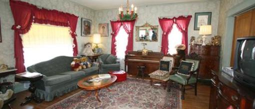 фото отеля Hugging Bear Inn & Shoppe