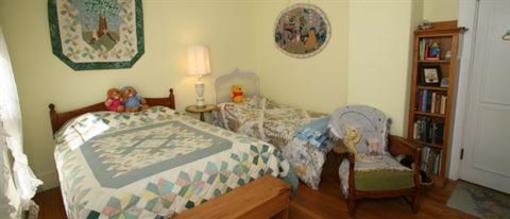 фото отеля Hugging Bear Inn & Shoppe