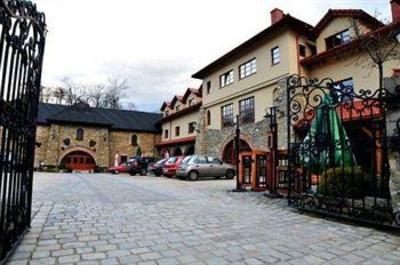 фото отеля Folwark Stara Winiarnia Hotel Mszana Dolna