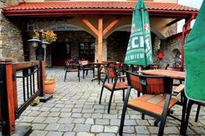 фото отеля Folwark Stara Winiarnia Hotel Mszana Dolna
