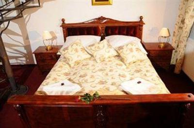 фото отеля Folwark Stara Winiarnia Hotel Mszana Dolna