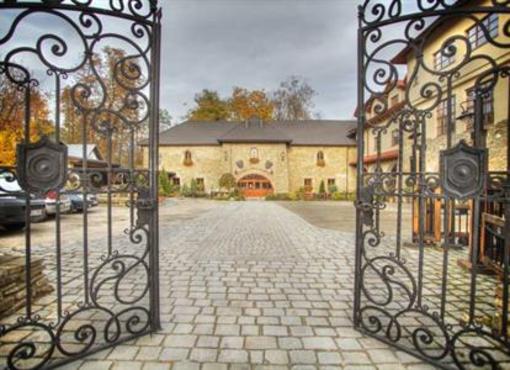 фото отеля Folwark Stara Winiarnia Hotel Mszana Dolna