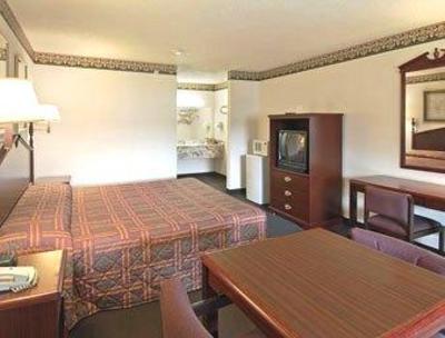 фото отеля Super 8 Arlington East
