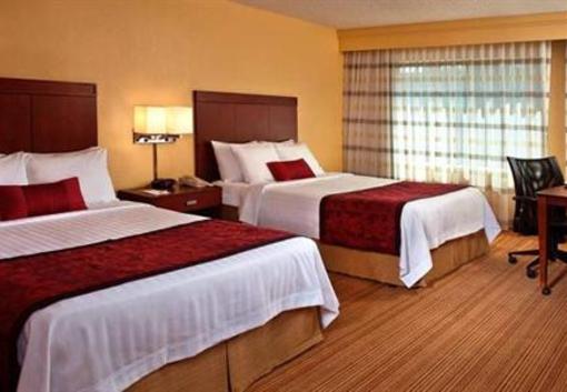 фото отеля Courtyard by Marriott Fayetteville