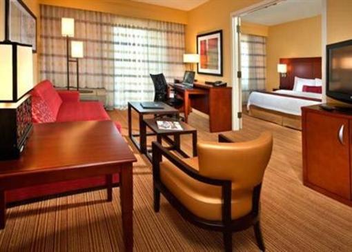фото отеля Courtyard by Marriott Fayetteville