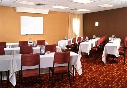 фото отеля Courtyard by Marriott Fayetteville
