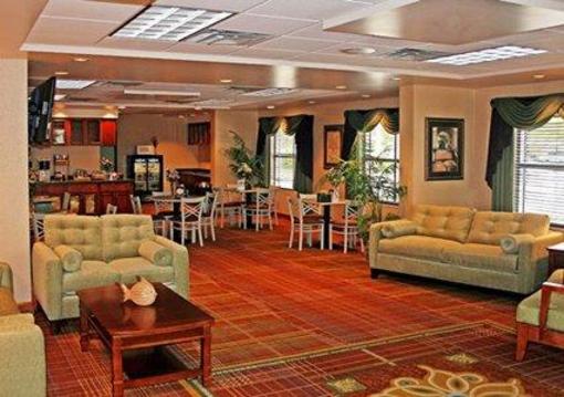 фото отеля MainStay Suites Fort Myers