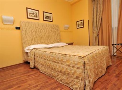фото отеля Garibaldi Hotel & Restaurant