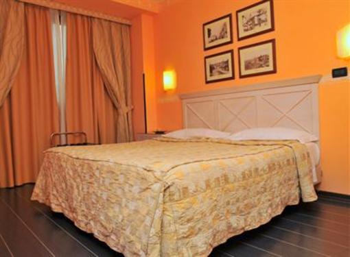 фото отеля Garibaldi Hotel & Restaurant