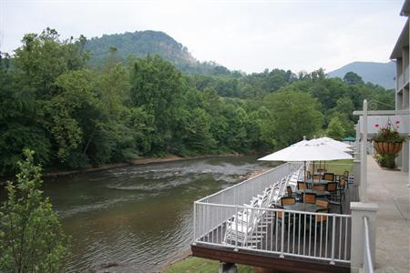 фото отеля BEST WESTERN PLUS River Escape Inn & Suites