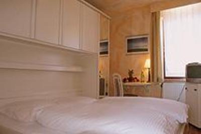 фото отеля Strandhotel Wyk auf Fohr
