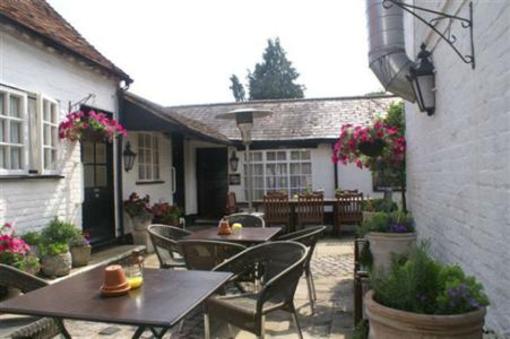 фото отеля Saracens Head Inn