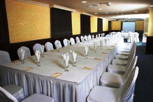фото отеля Al Bustan Beach