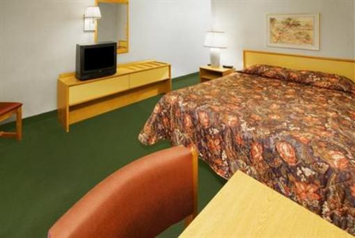 фото отеля Americas Best Value Inn Notre Dame South Bend