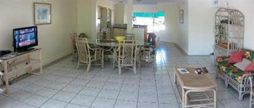 фото отеля On the Beach Holiday Apartments