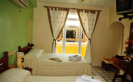 фото отеля Hotel Bucaneros