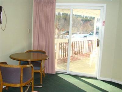 фото отеля Happy Trails Motel