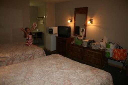 фото отеля Mayflower Motel & Suites