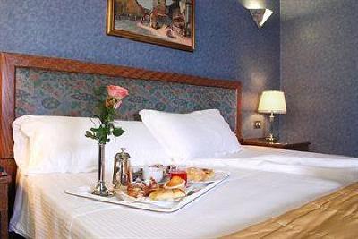 фото отеля Hotel Jolly Caserta