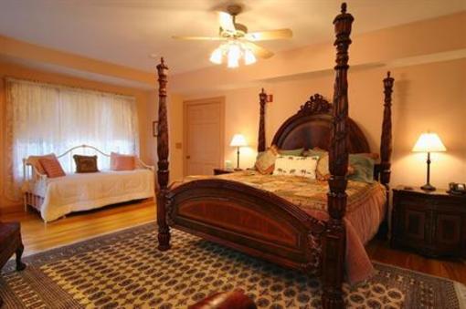 фото отеля Ivory Creek Bed and Breakfast