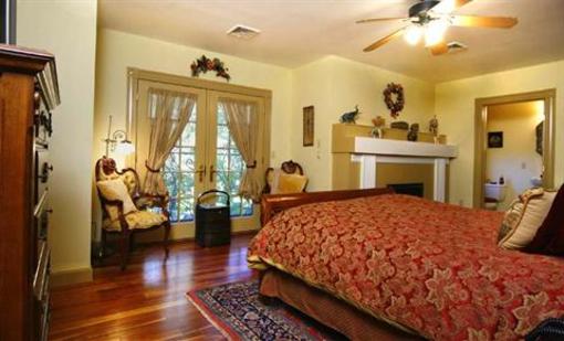 фото отеля Ivory Creek Bed and Breakfast