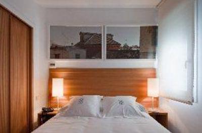 фото отеля Apartamentos Eslava