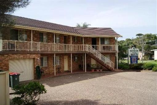 фото отеля Mollymook Surfbeach Motel & Apartments