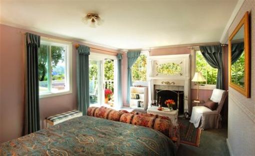 фото отеля Jenner Inn And Cottages