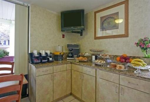 фото отеля Americas Best Value Inn Covington
