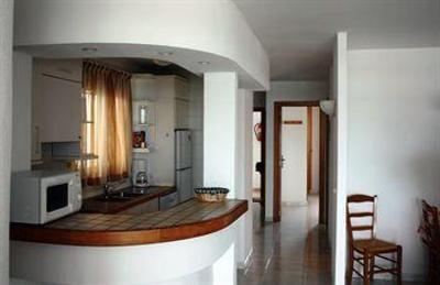 фото отеля Edificio Puerto Apartment Ses Salines