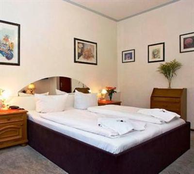 фото отеля Hotel Pension Haubach Central