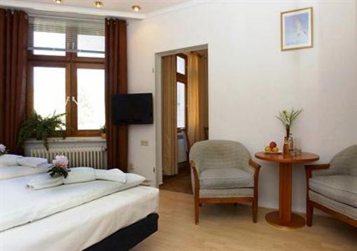 фото отеля Hotel Pension Haubach Central
