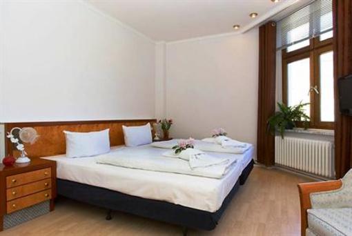 фото отеля Hotel Pension Haubach Central