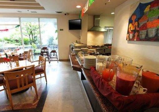 фото отеля Quality Inn Monterrey La Fe