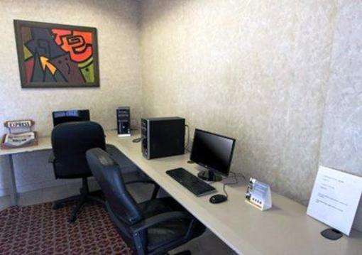 фото отеля Quality Inn Monterrey La Fe