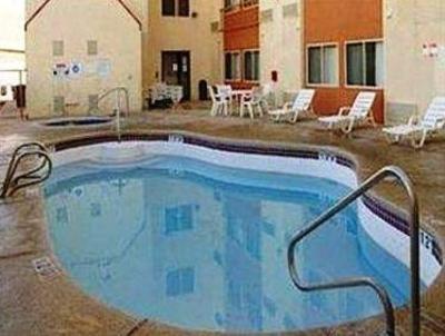 фото отеля Baymont Inn and Suites Albuquerque Downtown