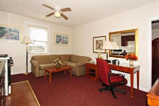 фото отеля Rodeway Inn Greensburg (Pennsylvania)