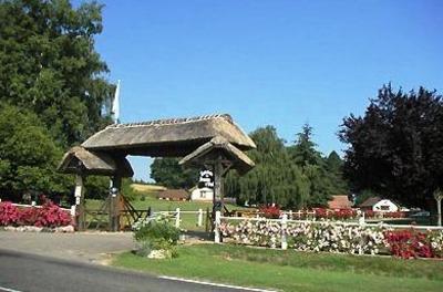 фото отеля Hostellerie Du Domaine Saint Paul Lyons-la-Foret