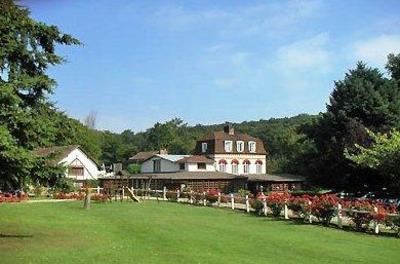 фото отеля Hostellerie Du Domaine Saint Paul Lyons-la-Foret