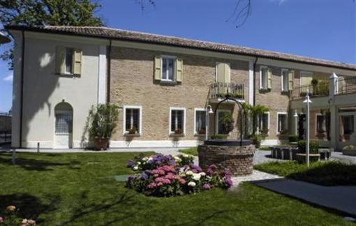 фото отеля Hotel Villa Roncuzzi Russi