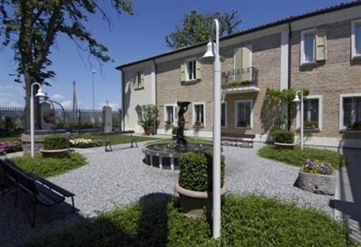 фото отеля Hotel Villa Roncuzzi Russi