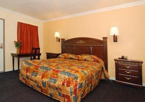 фото отеля Econo Lodge Long Beach