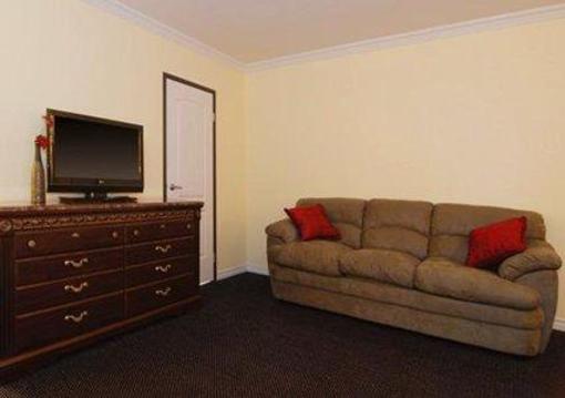 фото отеля Econo Lodge Long Beach