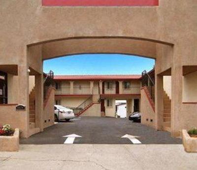 фото отеля Econo Lodge Long Beach