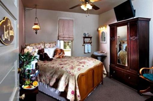 фото отеля The Groveland Hotel at Yosemite National Park